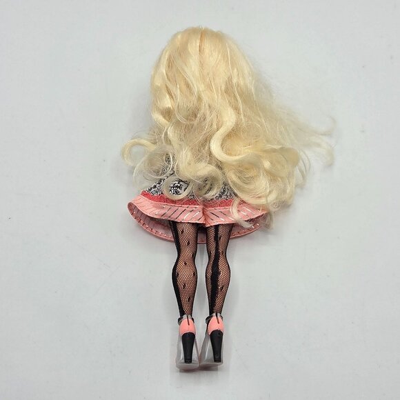 LOL Surprise OMG To-Go Diner Doll Miss Sundae Exclusive Doll - Picture 6 of 6